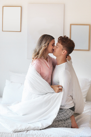 精选女士好看墙纸图片，打造温馨优雅家居环境